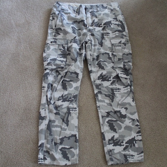 levi's camo cargo pants